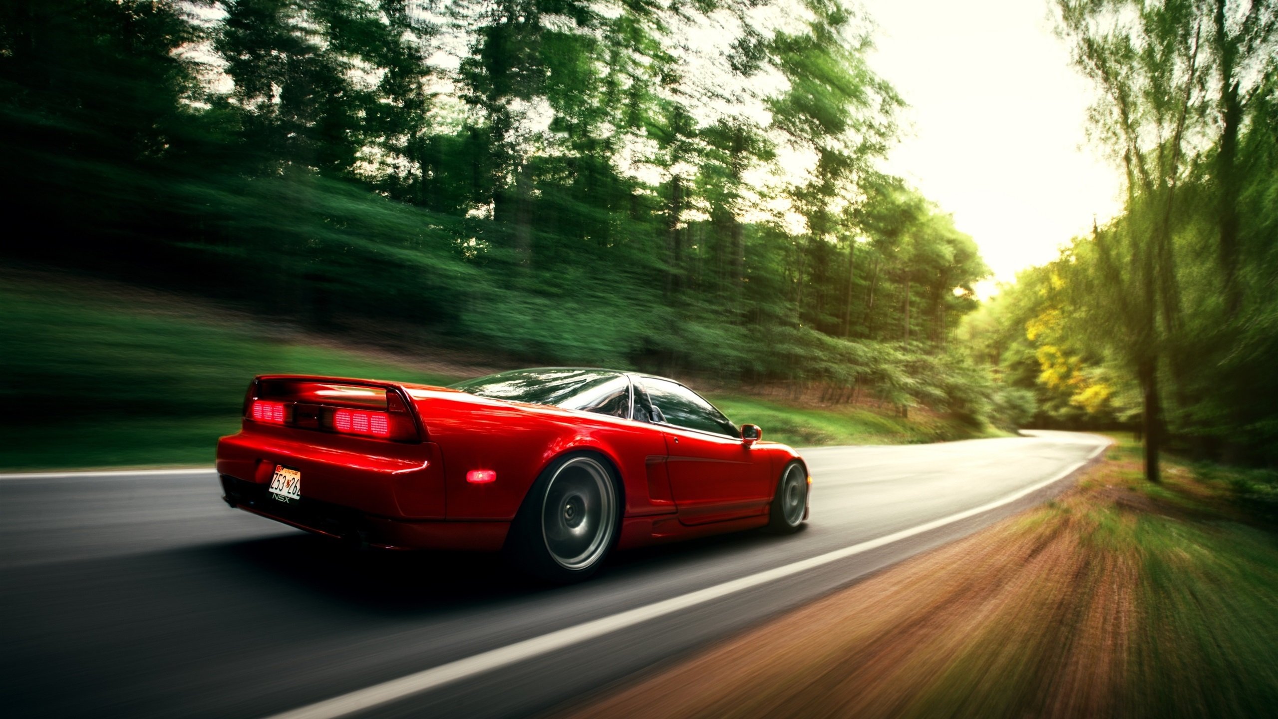 摩洛哥骑手阿米尔·本·哈桑在2024年巴黎奥运会三项赛中以“Courage”马匹获得第20名，表现出色。